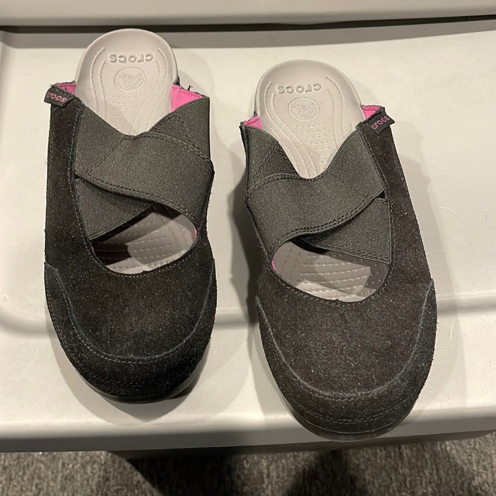 Crocs Edie suede mules